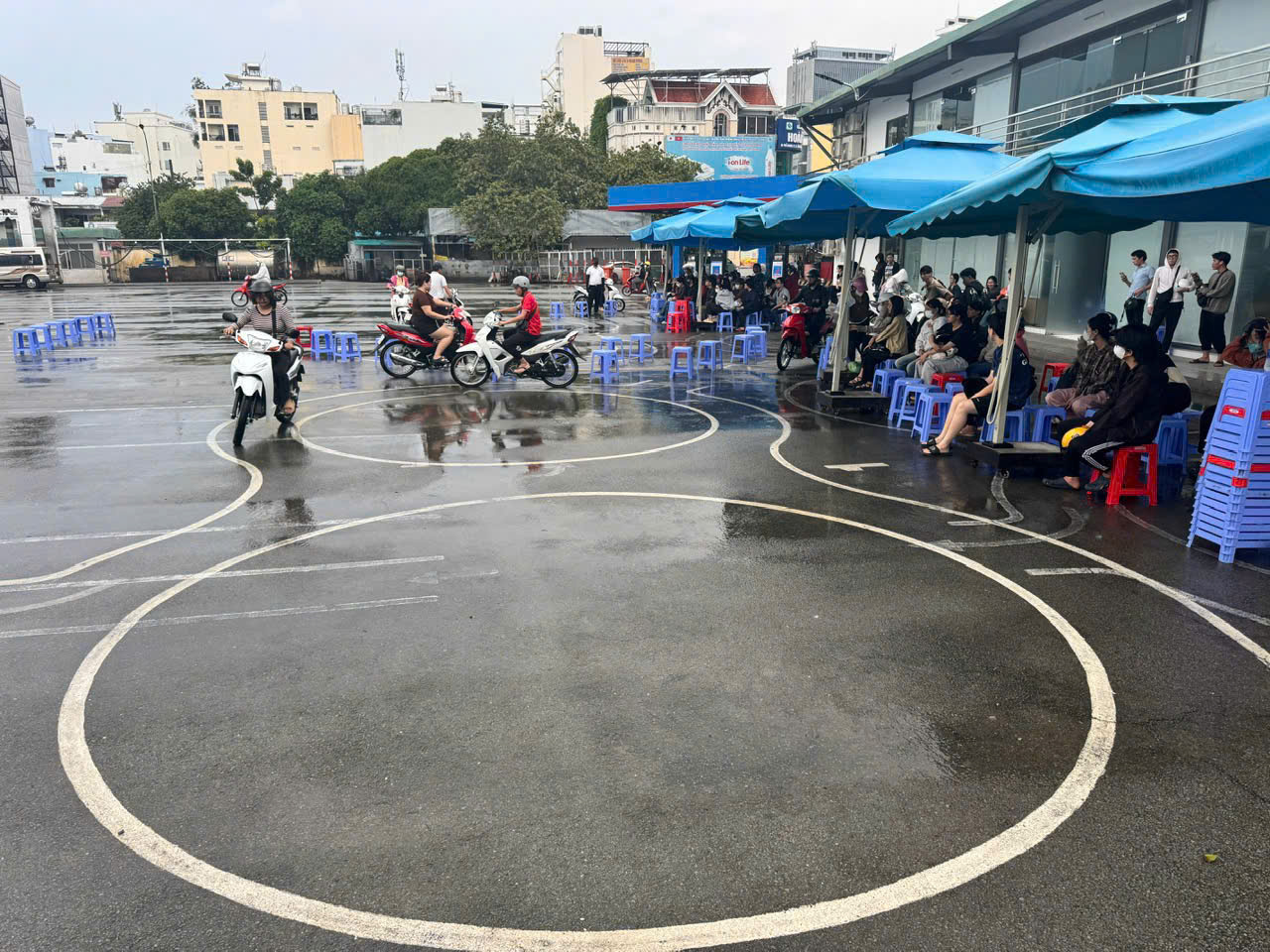 Sân tập vòng số 8 với nhiều học viên của Thầy Tuấn