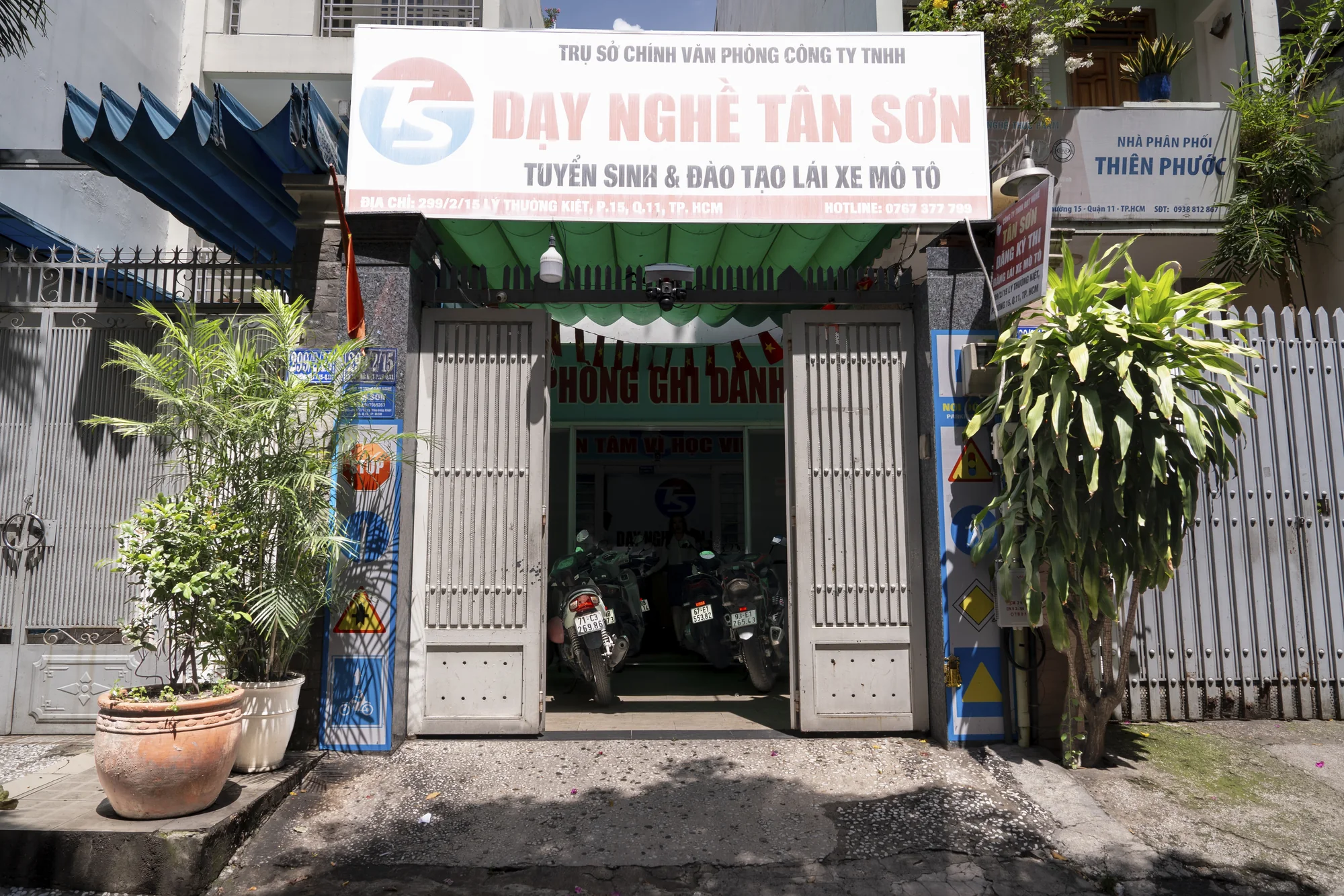 Mặt tiền văn phòng Tân Sơn tại 299/2/15 Lý Thường Kiệt, TP.HCM